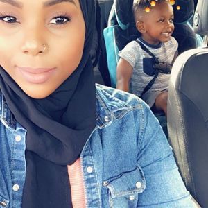 Meet your Posher, Afarah